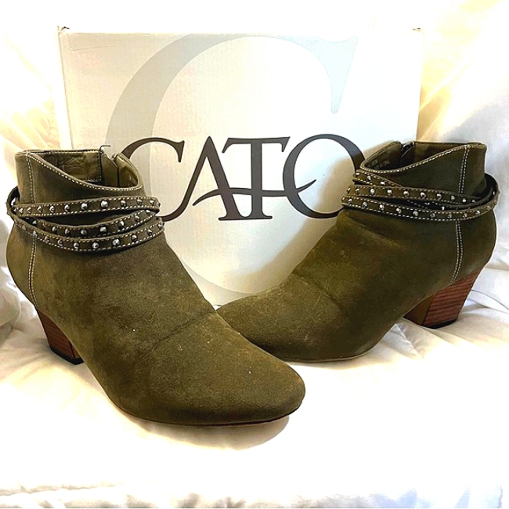 CATO Size 10 Forest Green Ankle Booties w/ stylish straps and studs Like New
